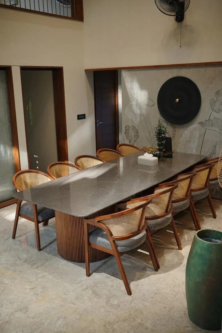Dining & Seating
